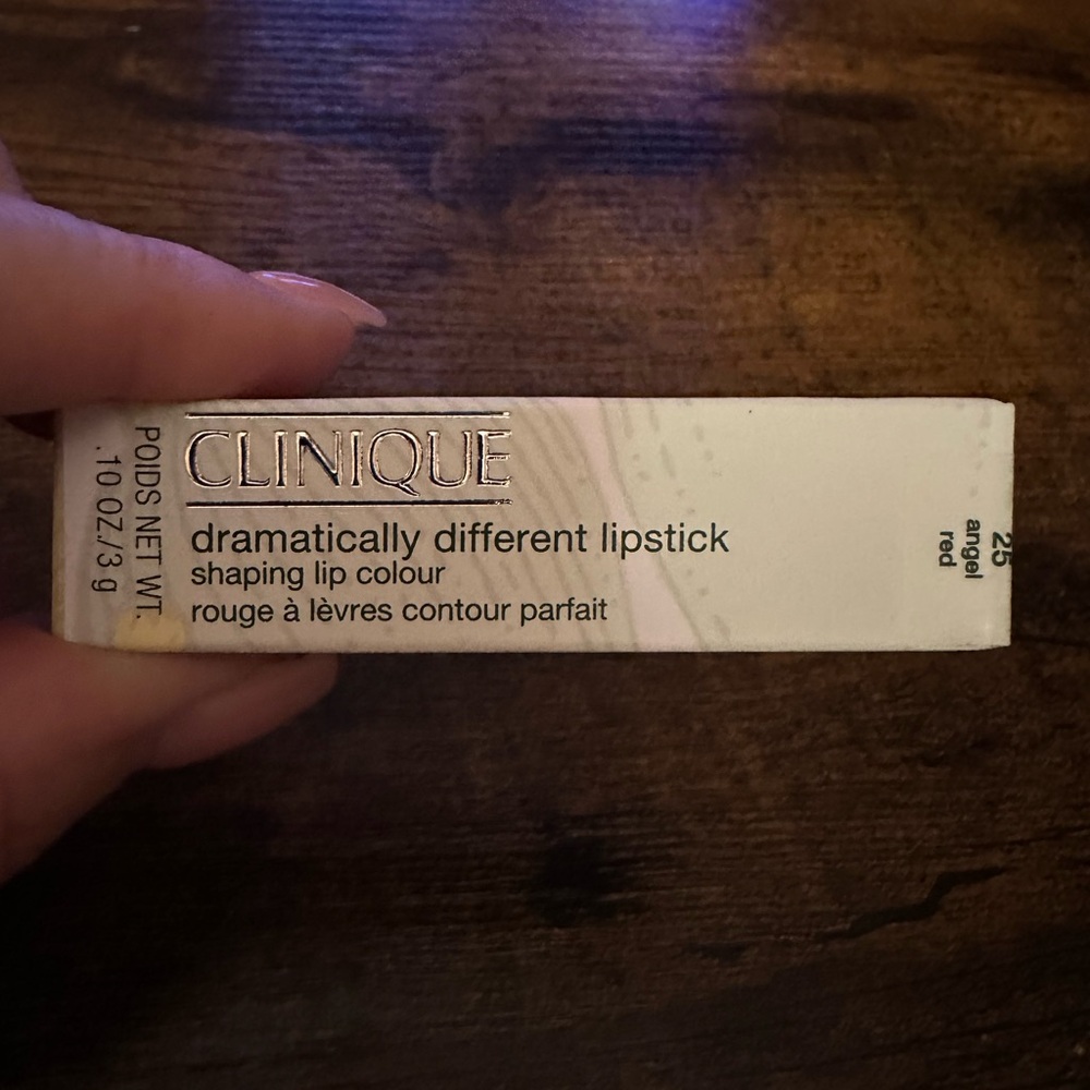 Clinique Dramatically Different Lipstick , 25 Red Angel, NIB